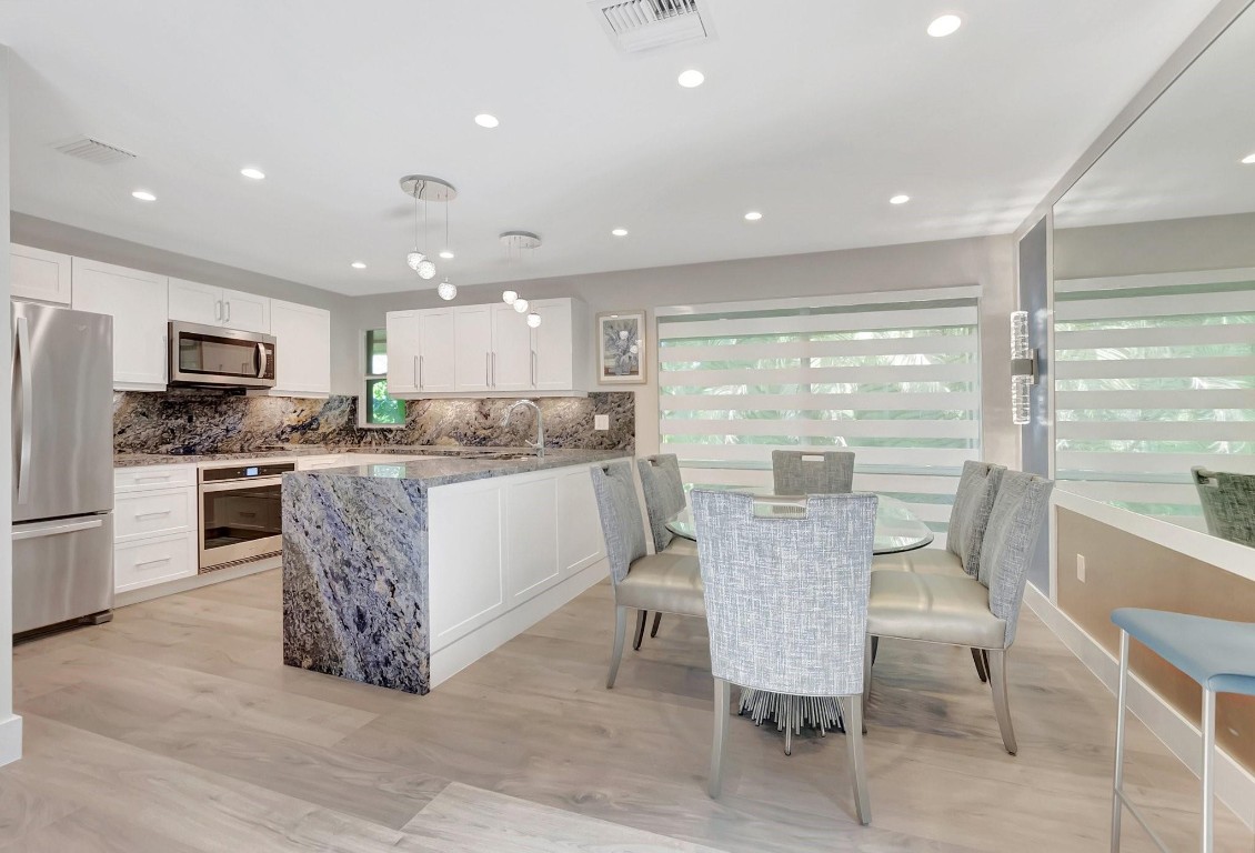 6925 Rain Forest Dr 6925