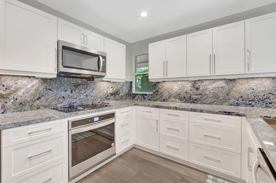 6925 Rain Forest Dr 6925