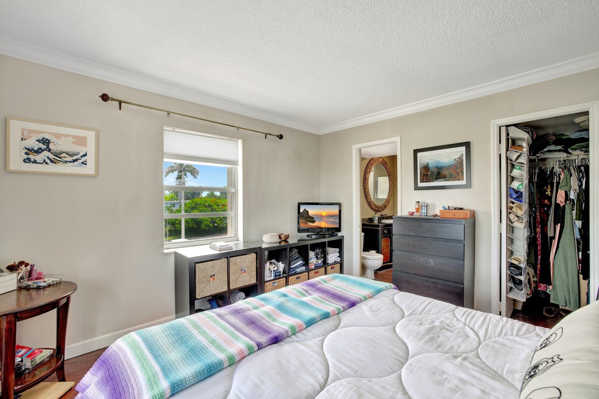 900 NE 18th Ave 306