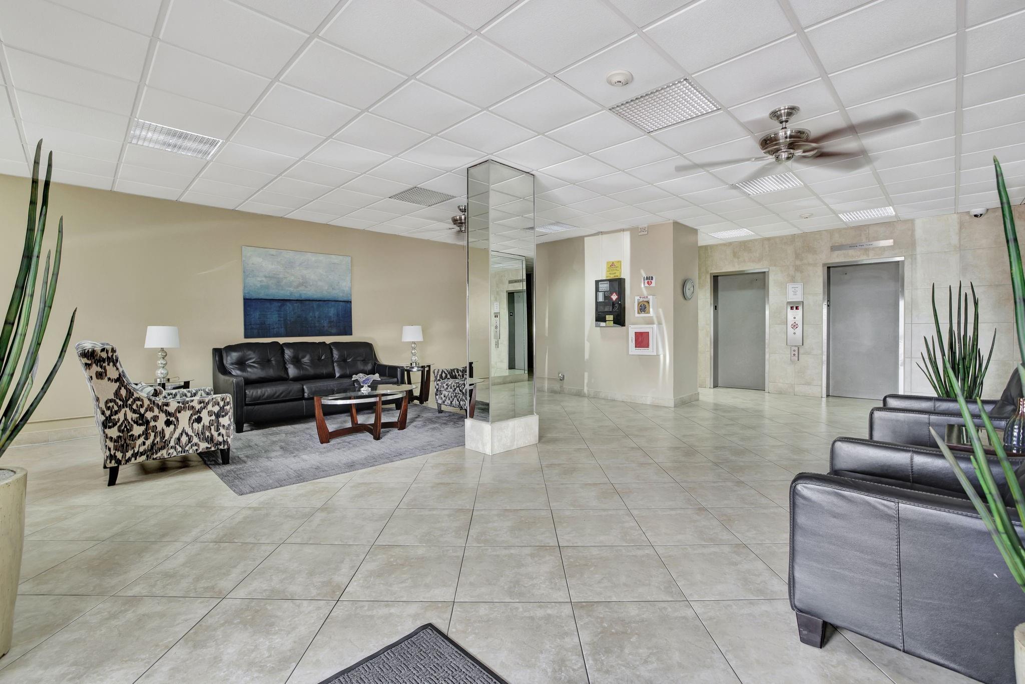 900 NE 18th Ave 306
