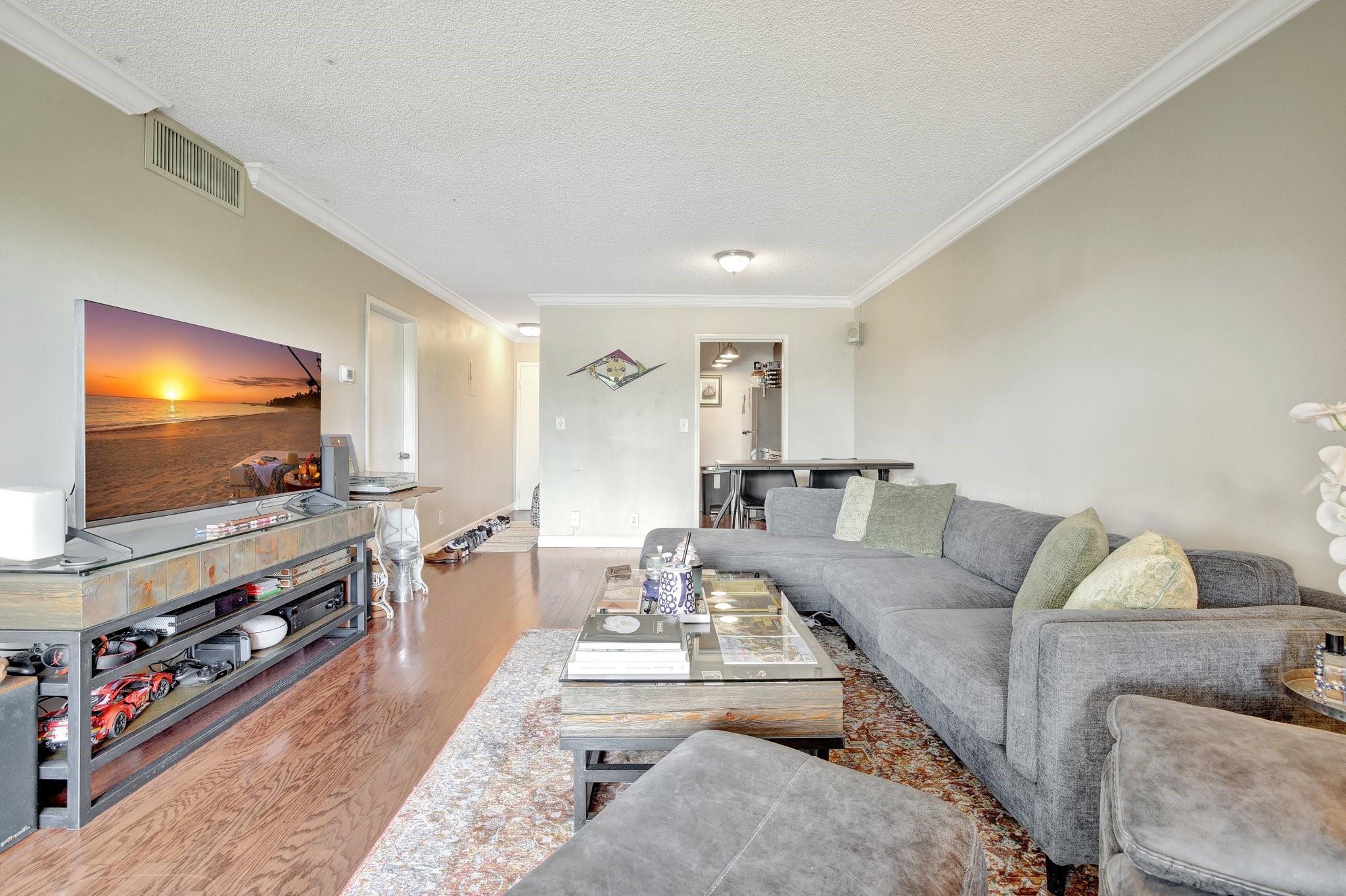 900 NE 18th Ave 306