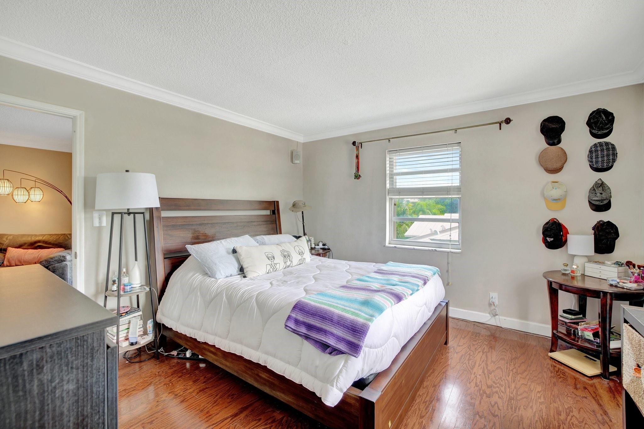 900 NE 18th Ave 306