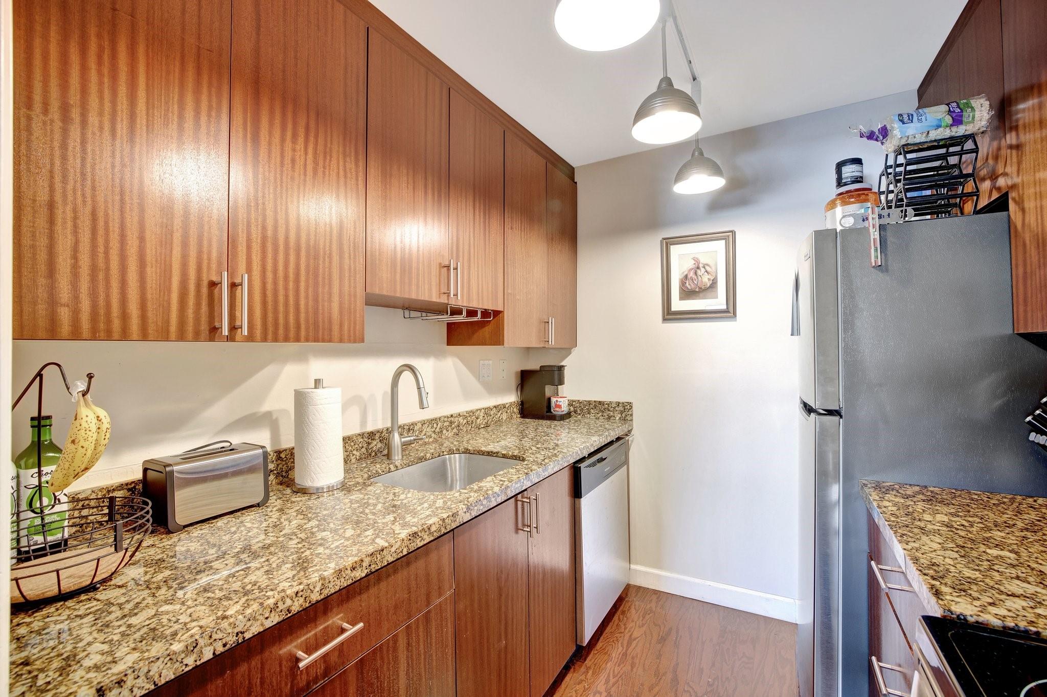 900 NE 18th Ave 306