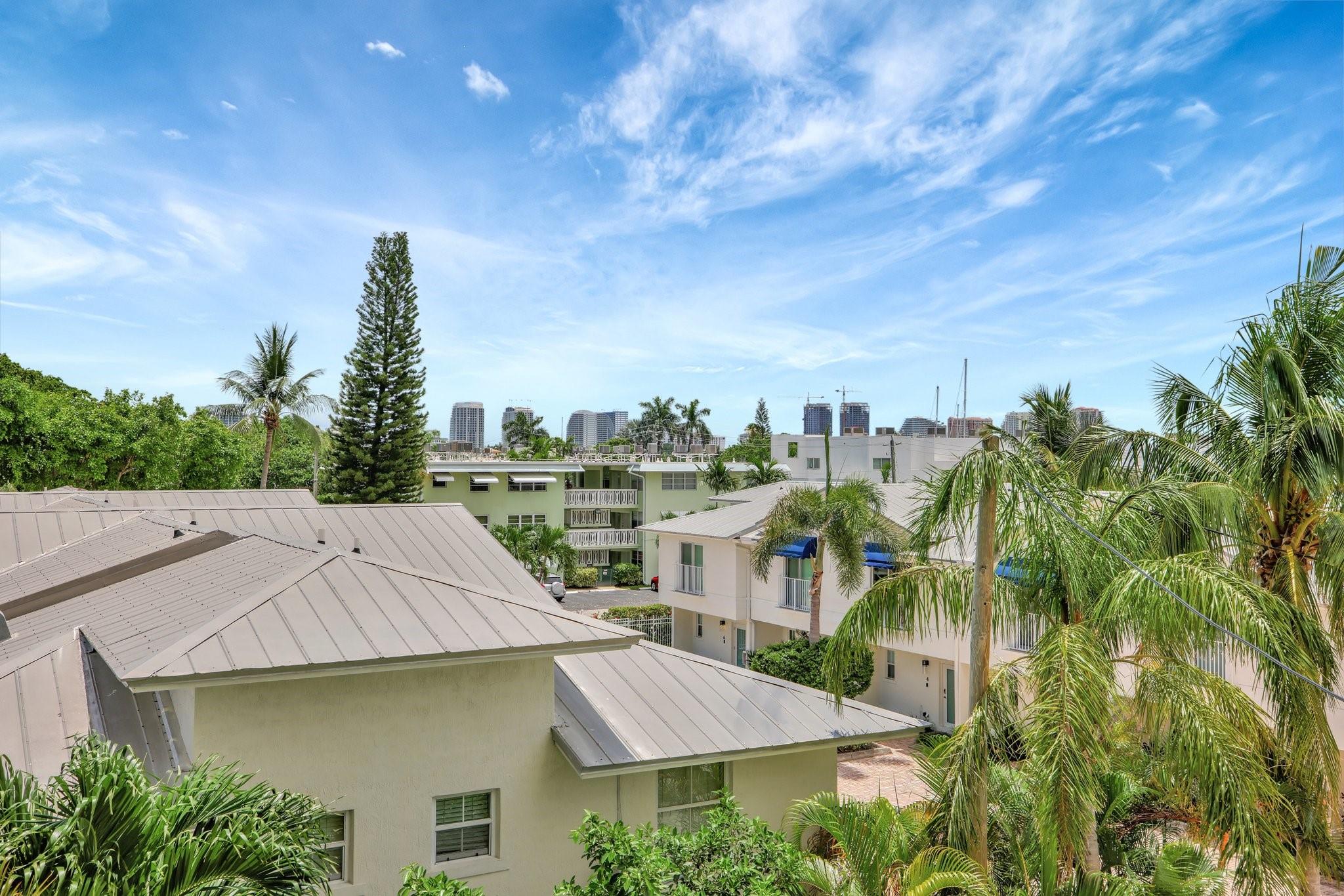 900 NE 18th Ave 306