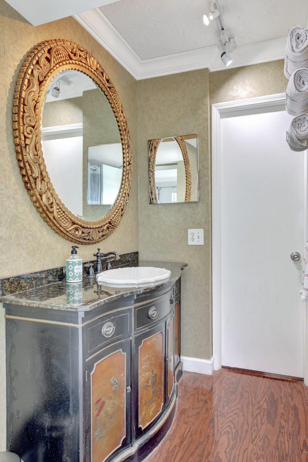 900 NE 18th Ave 306