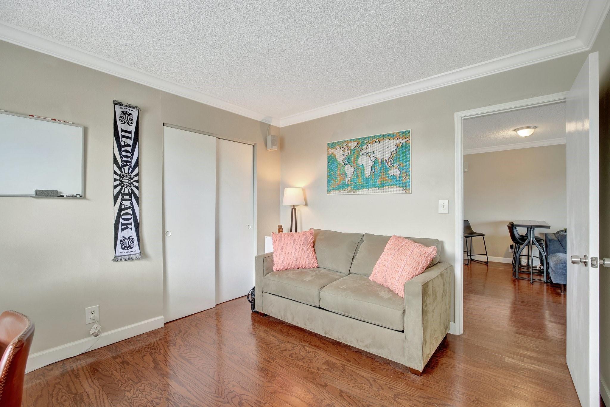 900 NE 18th Ave 306