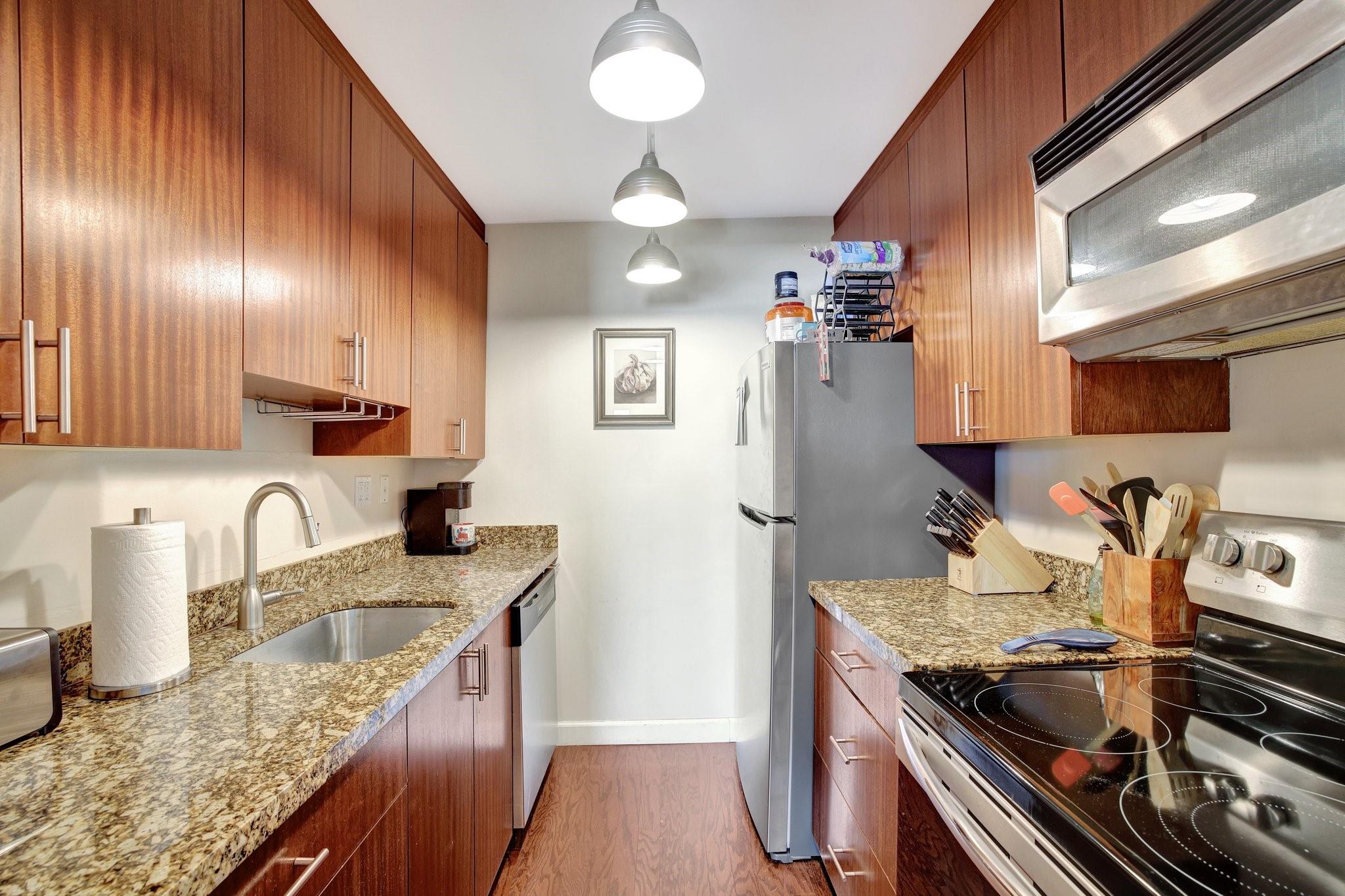 900 NE 18th Ave 306