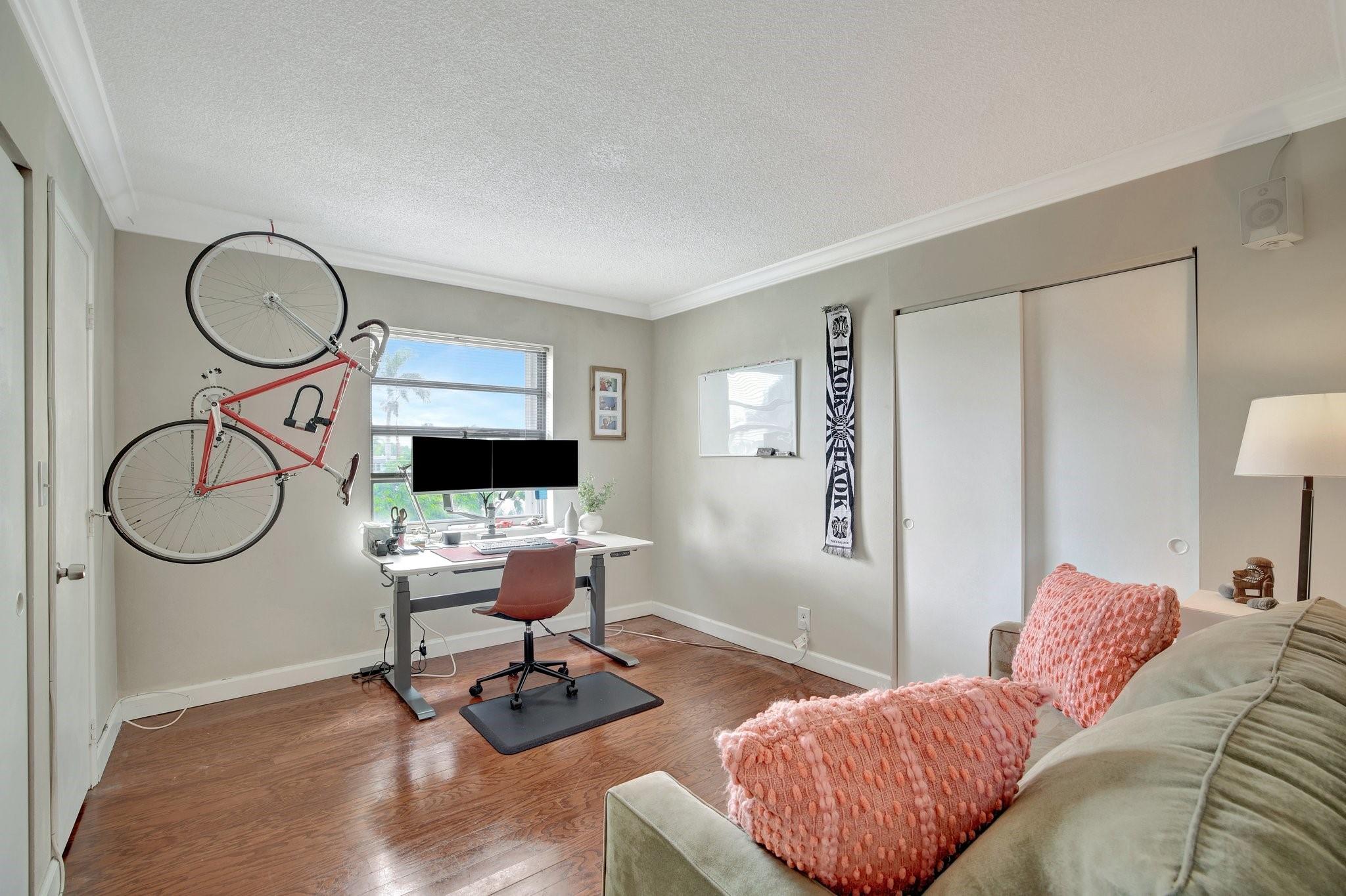 900 NE 18th Ave 306