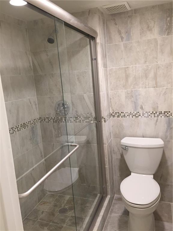 331 Lakeview Dr 201