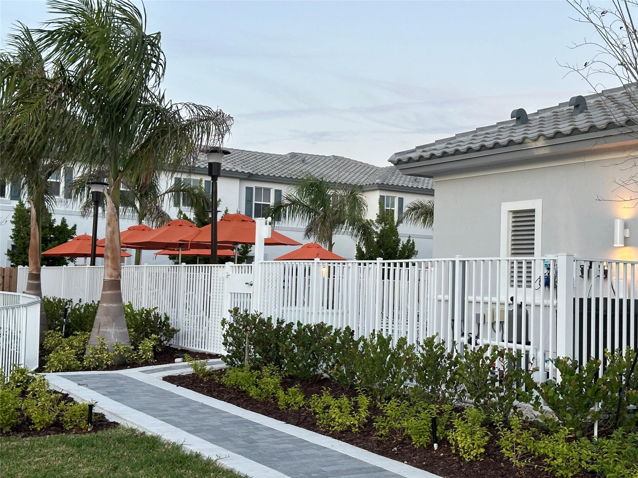 12003 NW 47th Mnr