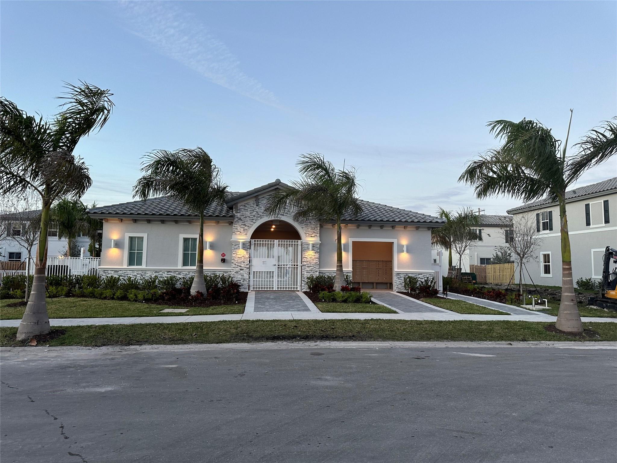 12003 NW 47th Mnr