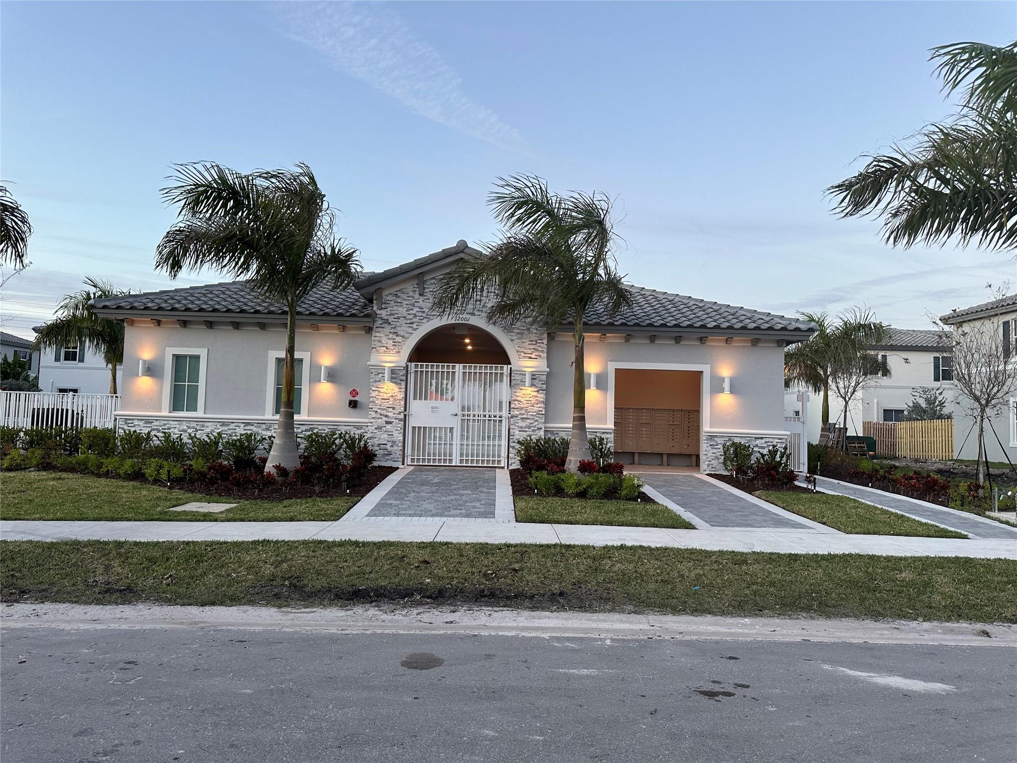 12003 NW 47th Mnr