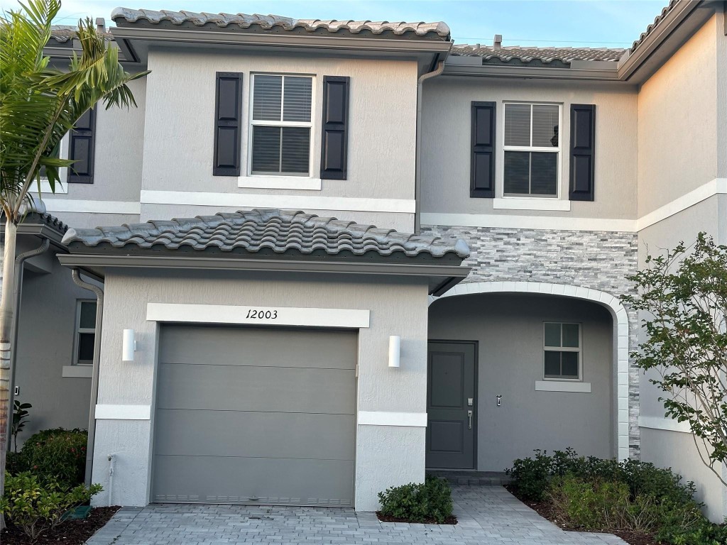 12003 NW 47th Mnr