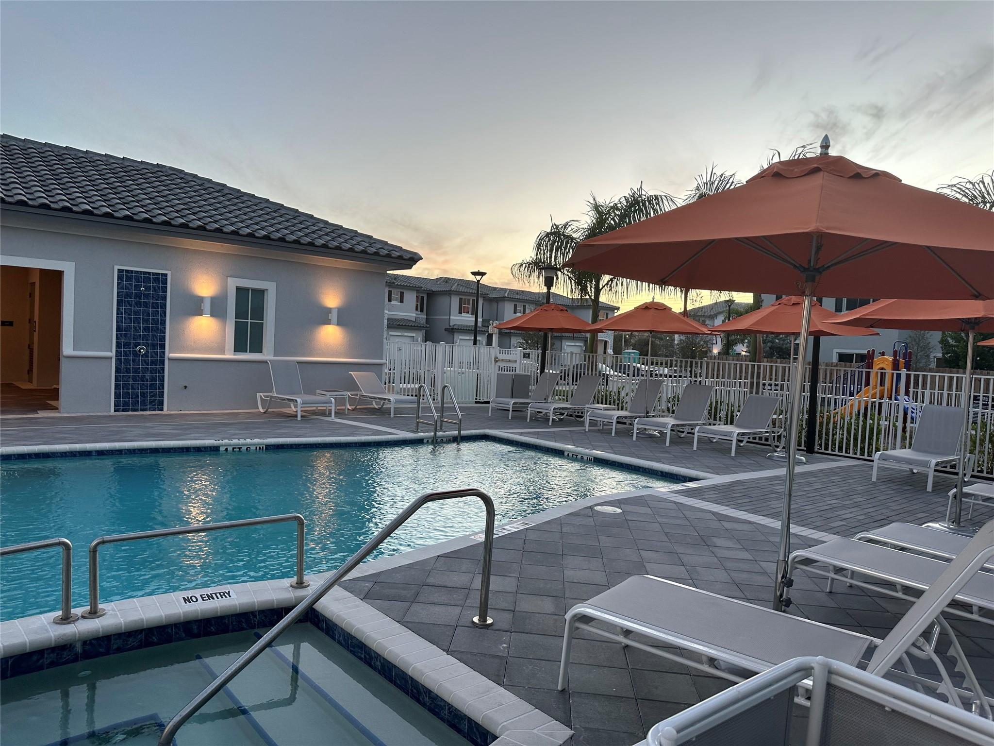 12003 NW 47th Mnr