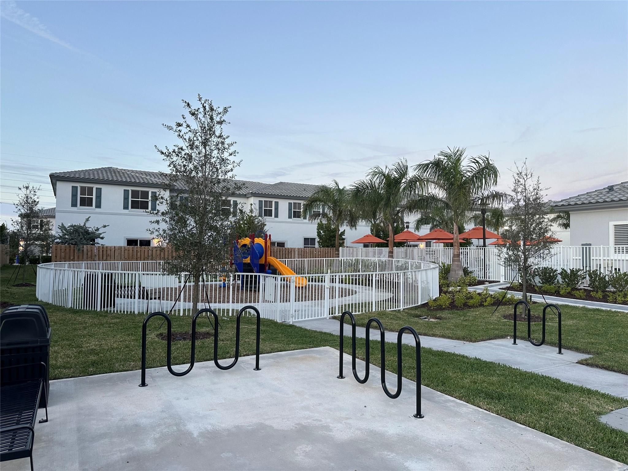 12003 NW 47th Mnr