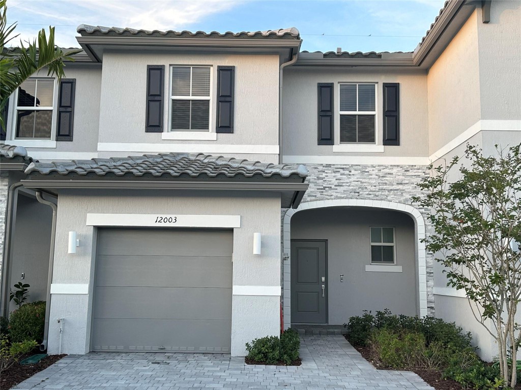 12003 NW 47th Mnr