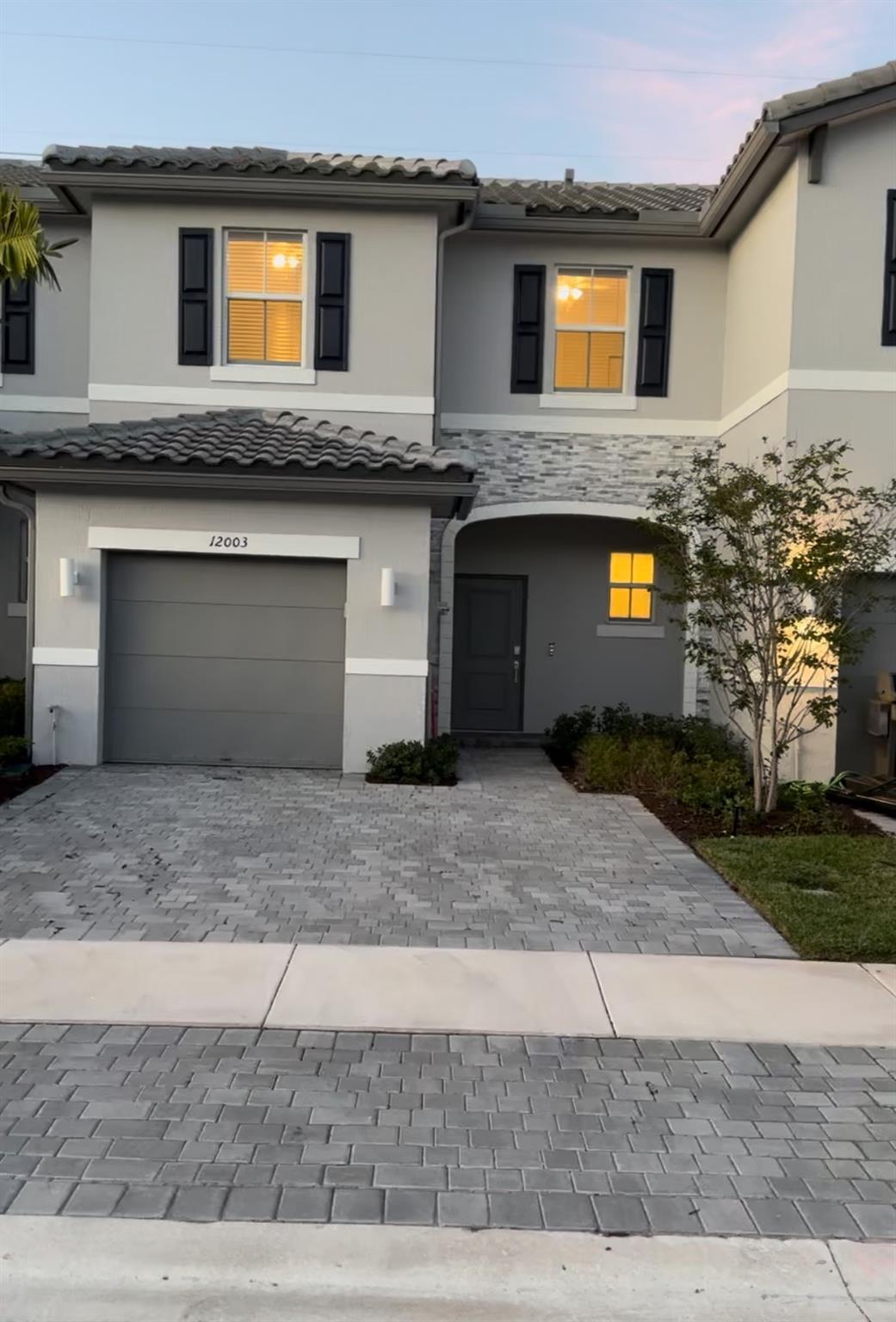 12003 NW 47th Mnr