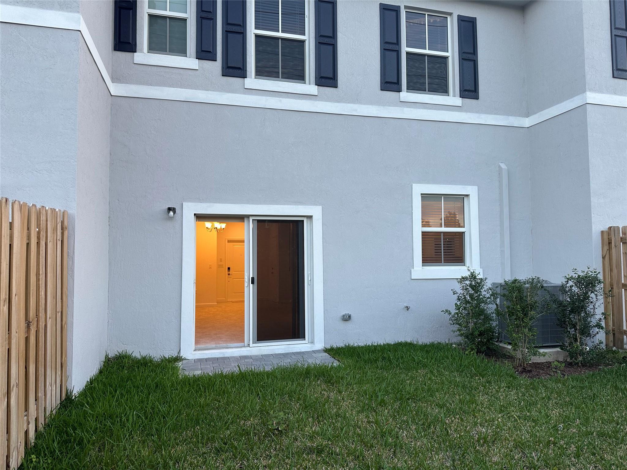 12003 NW 47th Mnr