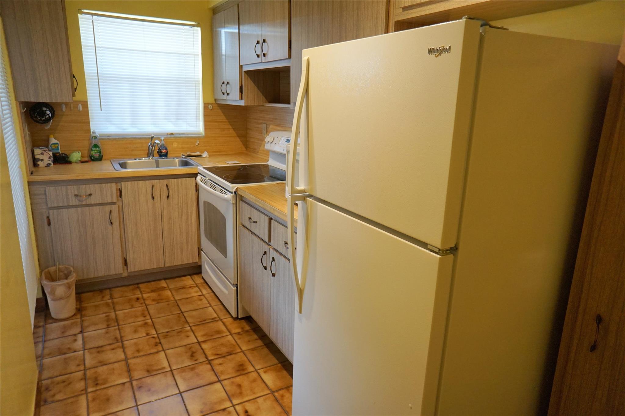 160 NE 8th Ave 25B