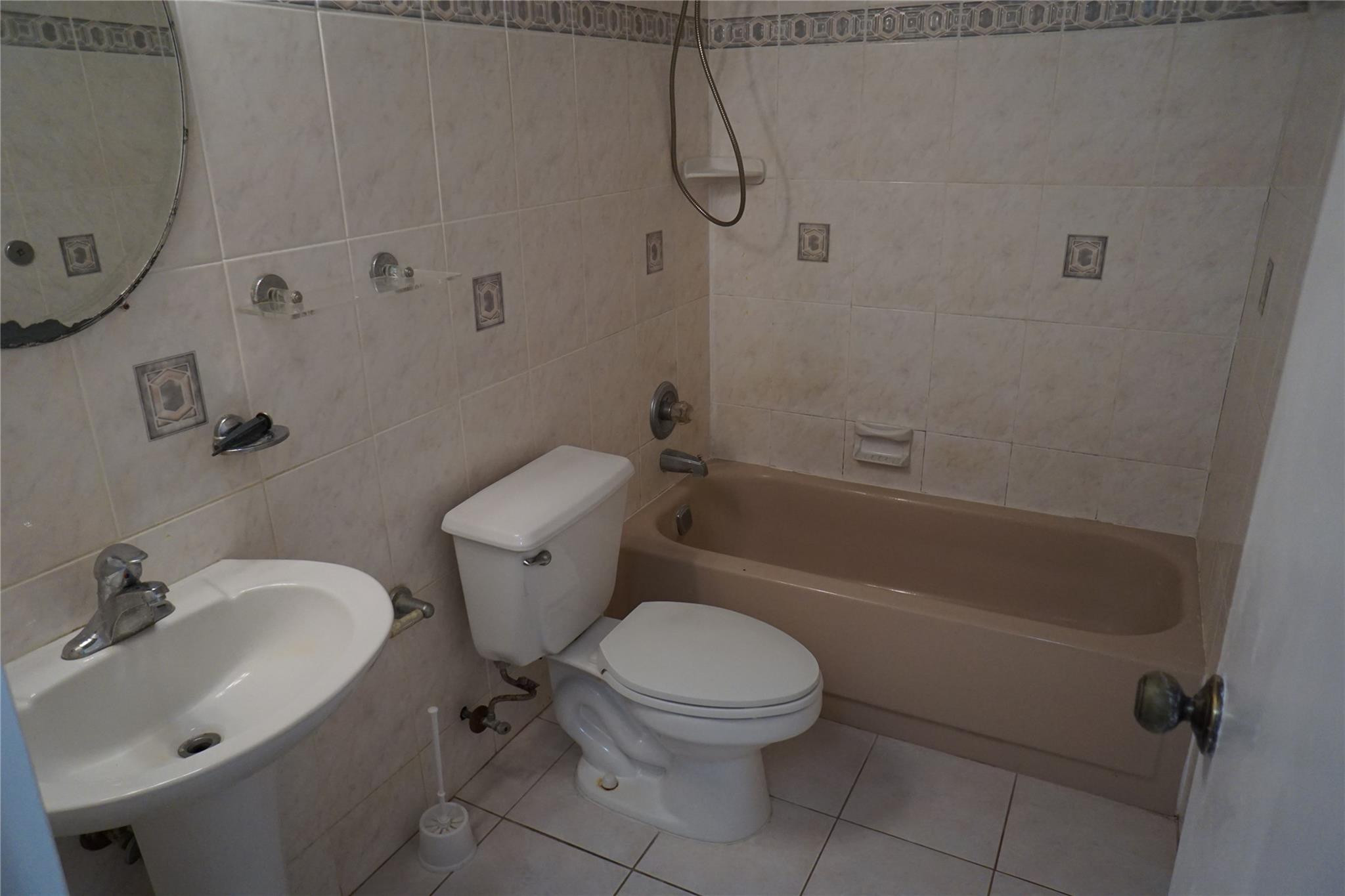 2841 Somerset Dr 115