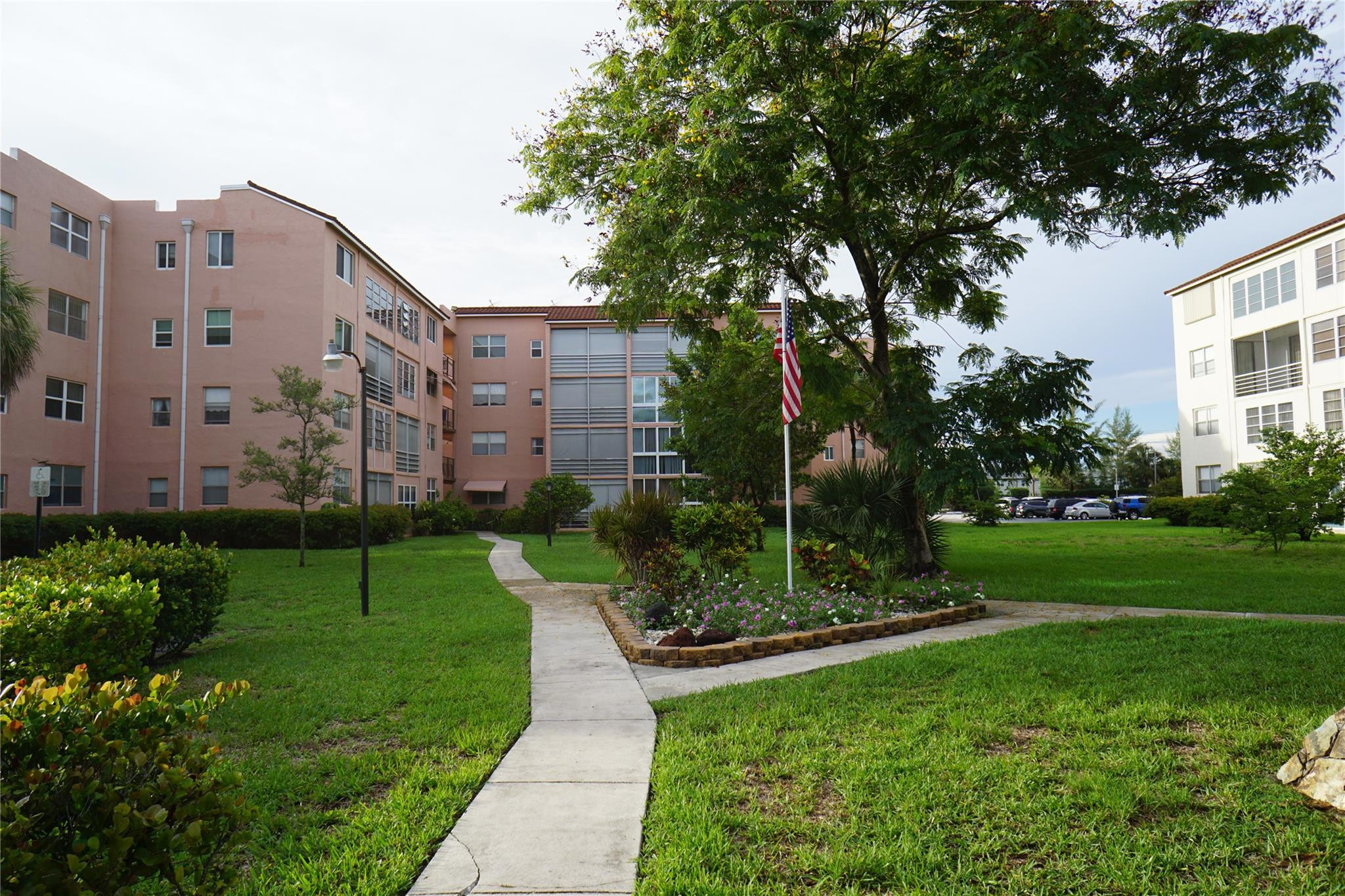 2841 Somerset Dr 115