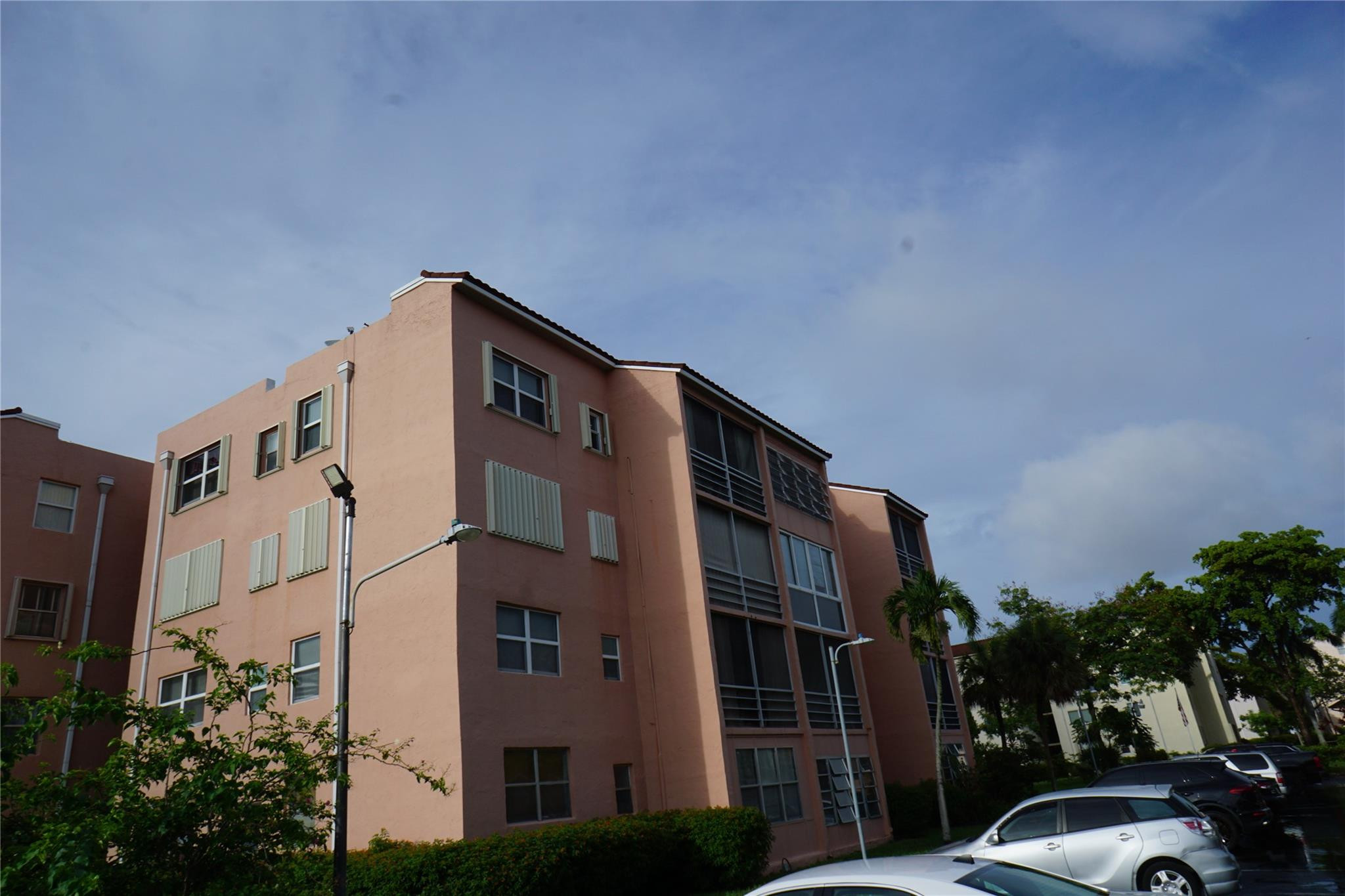 2841 Somerset Dr 115