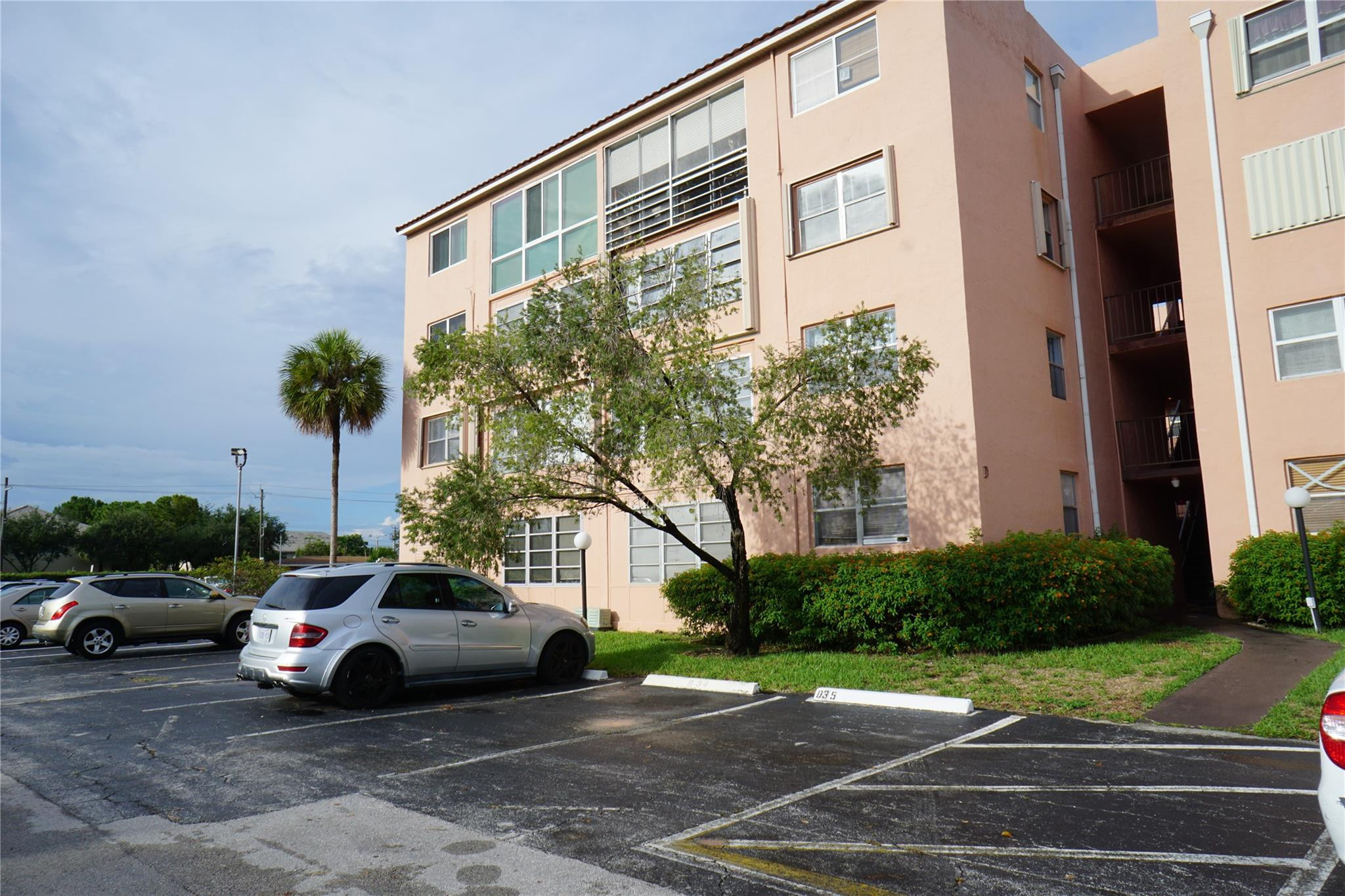 2841 Somerset Dr 115
