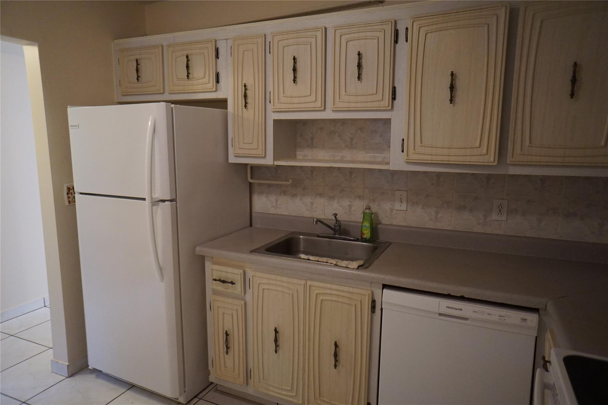 2841 Somerset Dr 115