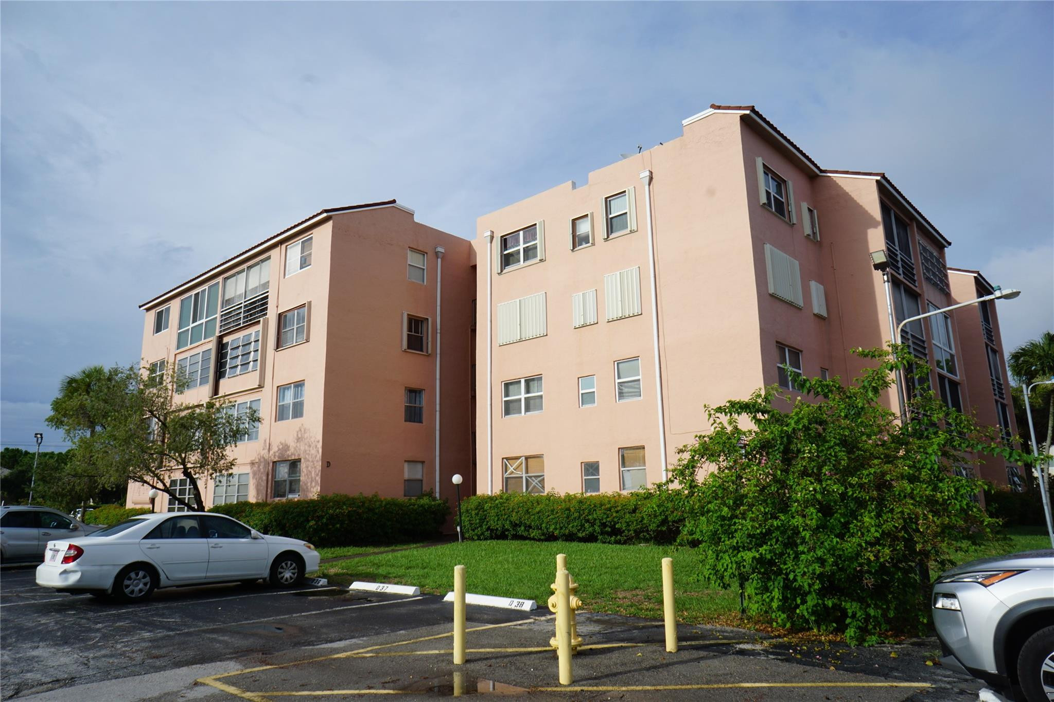 2841 Somerset Dr 115