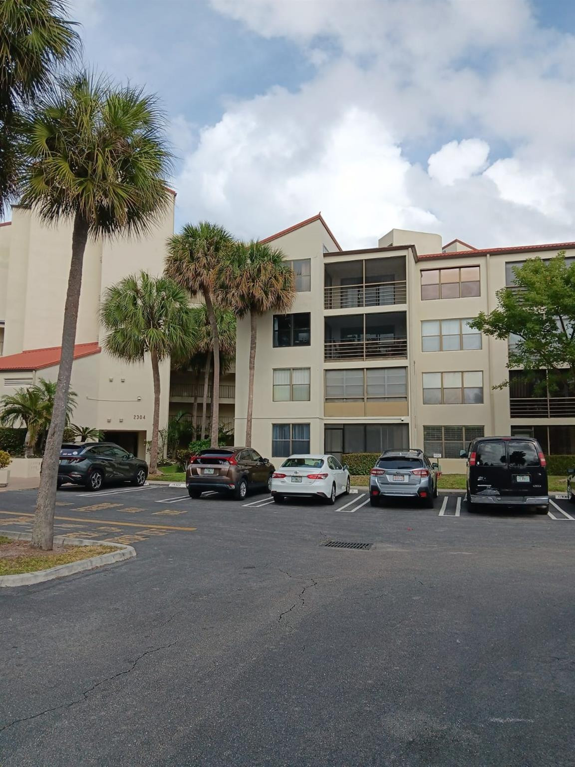 2304 S Cypress Bend Drive 313, Pompano Beach Unit: 313