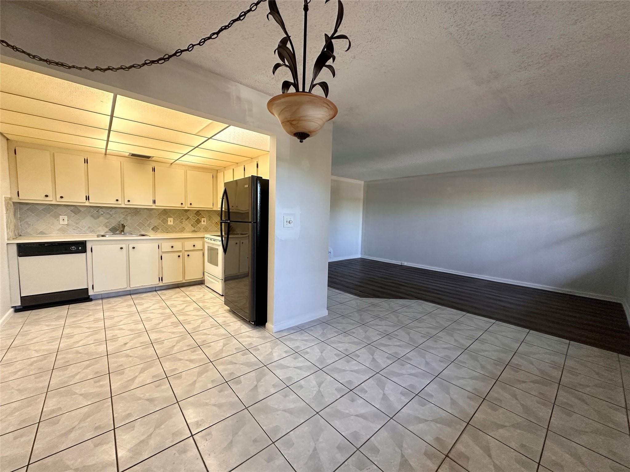1805 Eleuthera Pt B2