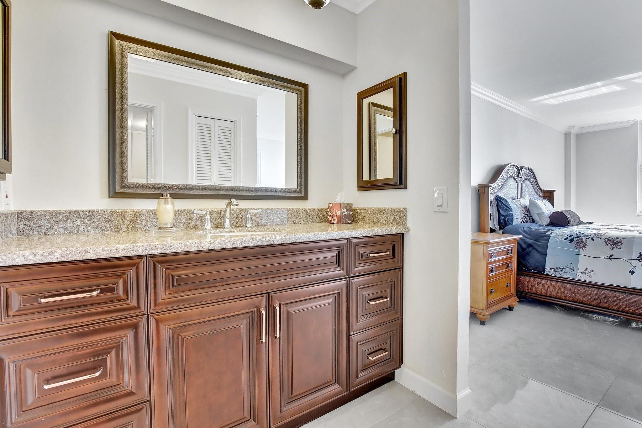 2000 S Ocean Blvd 7J