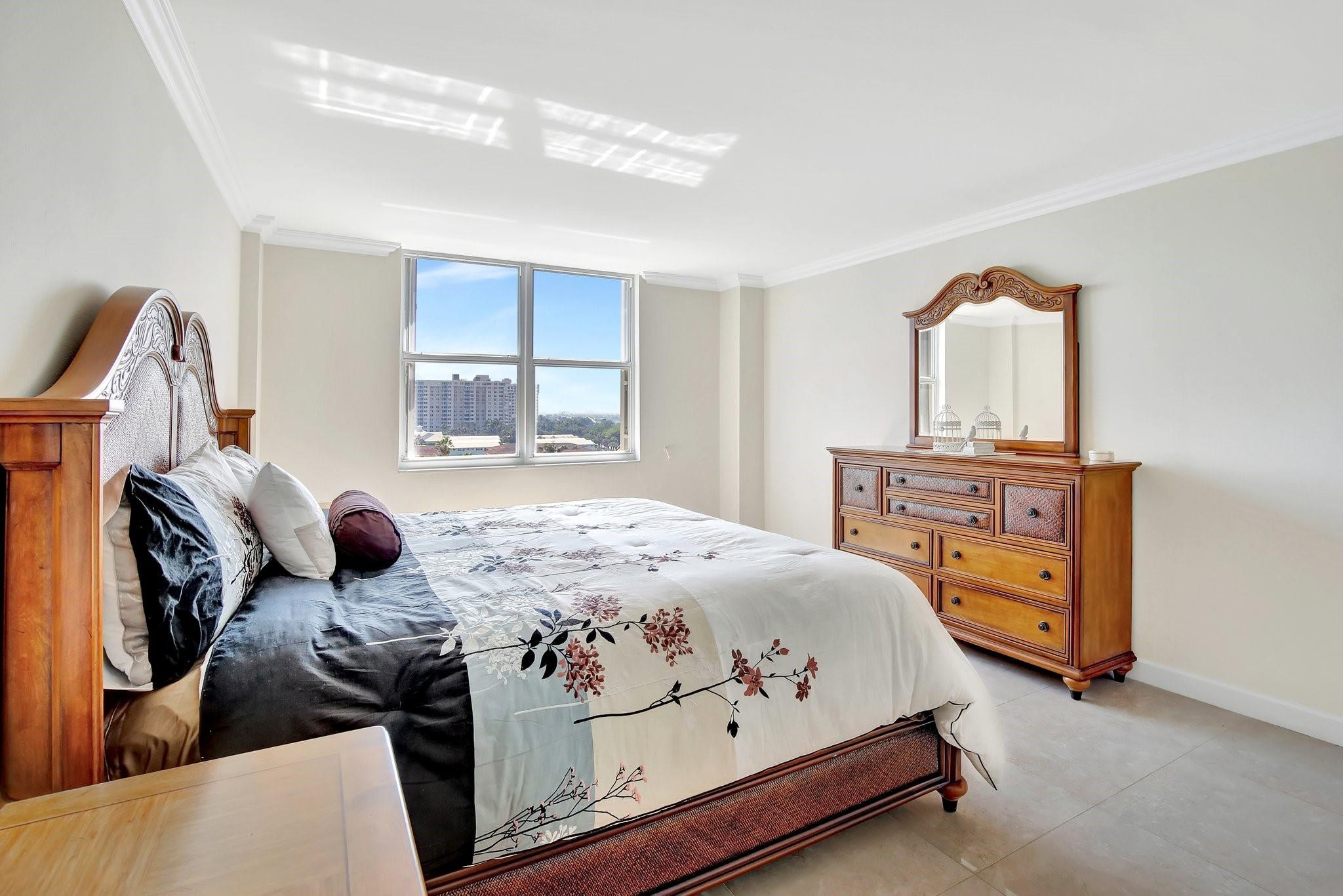 2000 S Ocean Blvd 7J