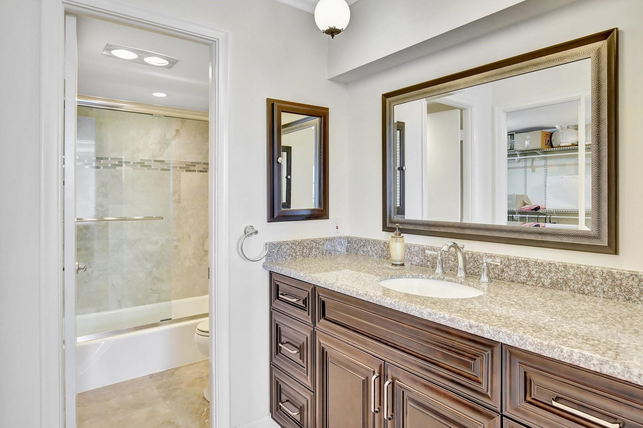 2000 S Ocean Blvd 7J