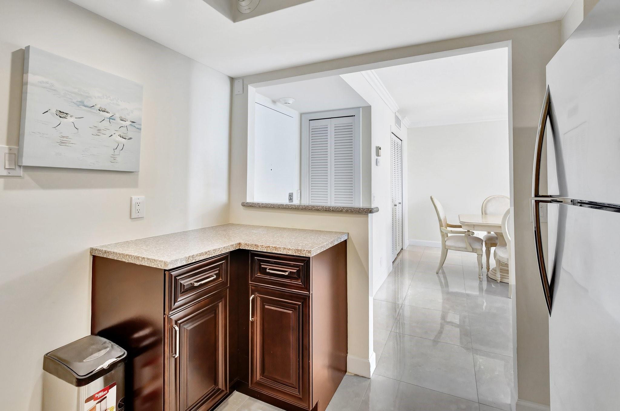 2000 S Ocean Blvd 7J