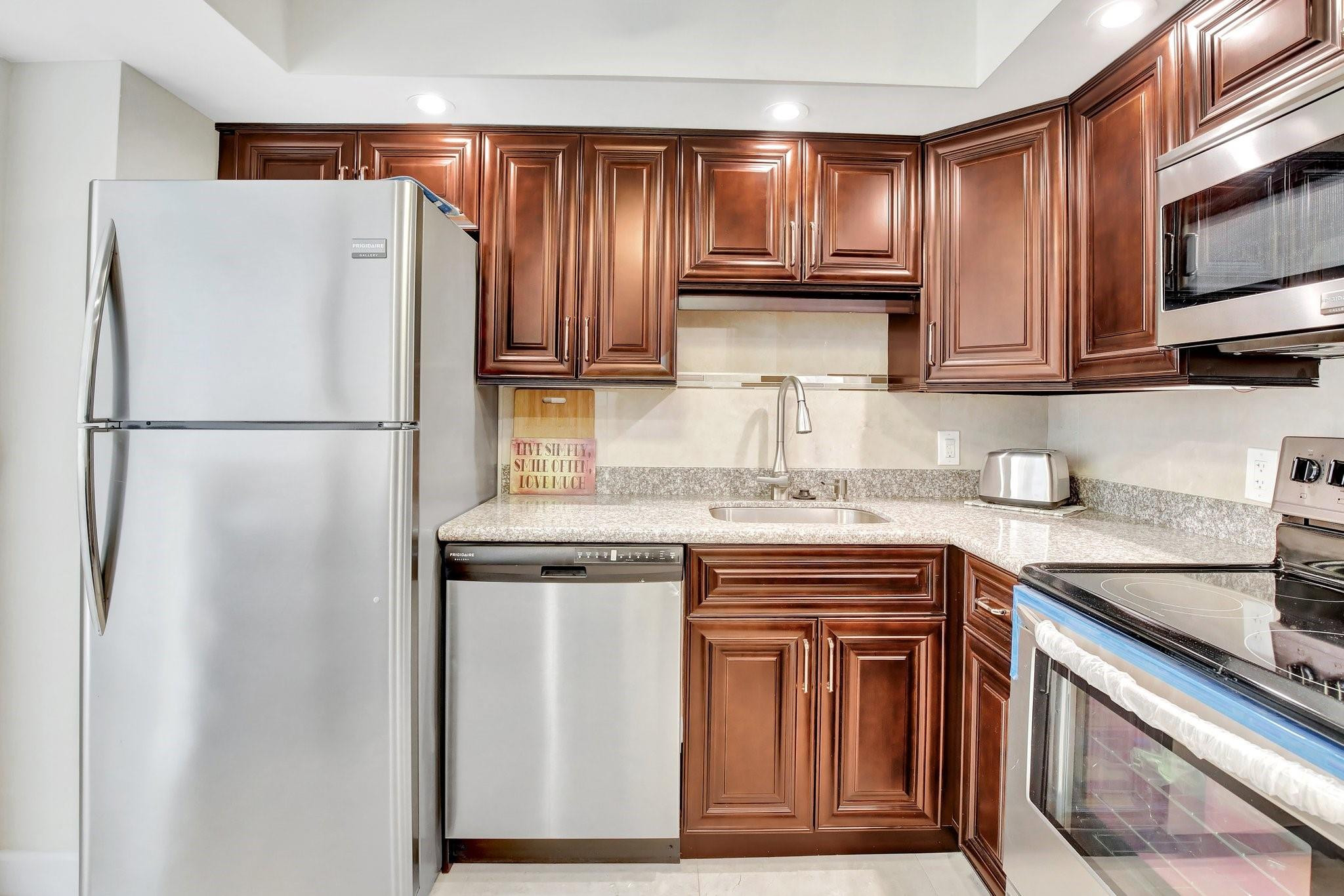 2000 S Ocean Blvd 7J