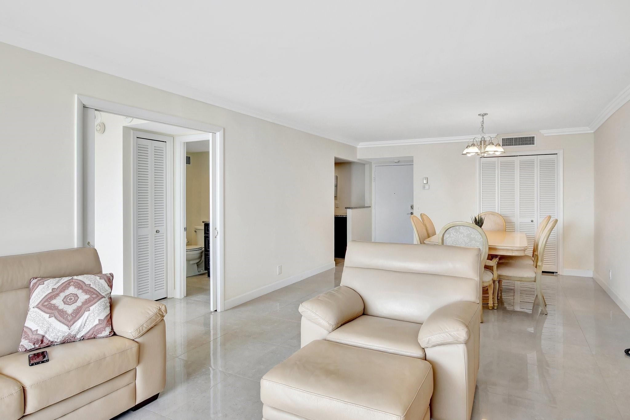 2000 S Ocean Blvd 7J