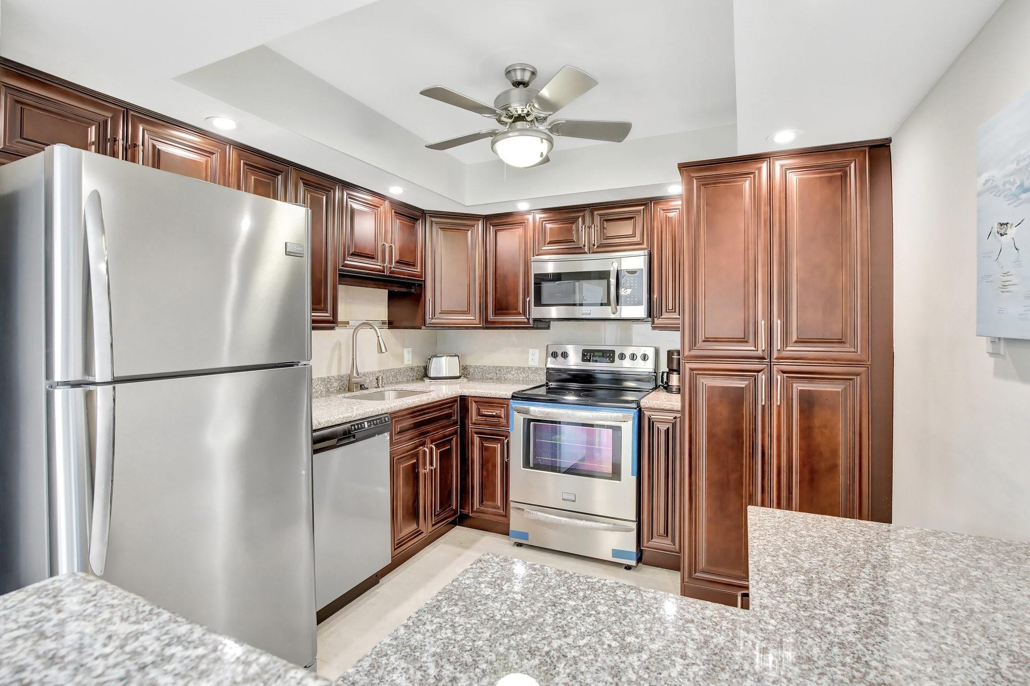 2000 S Ocean Blvd 7J