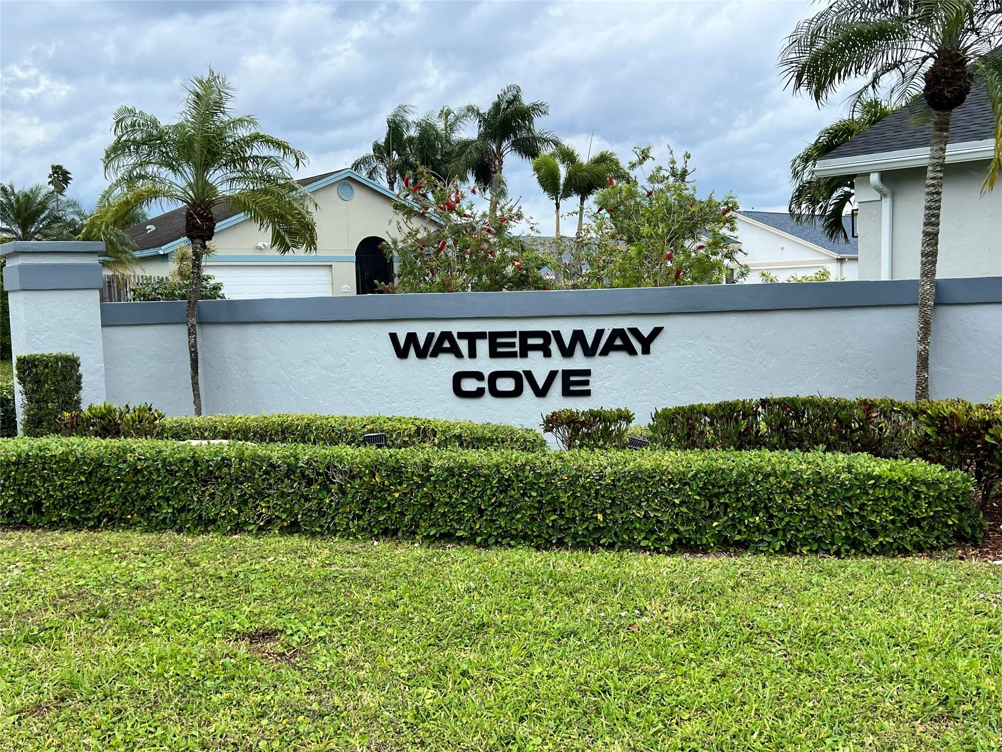 1464 Waterway Cove Dr