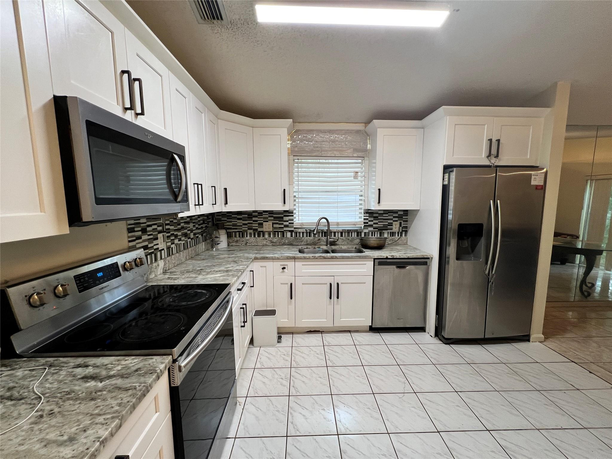 1464 Waterway Cove Dr