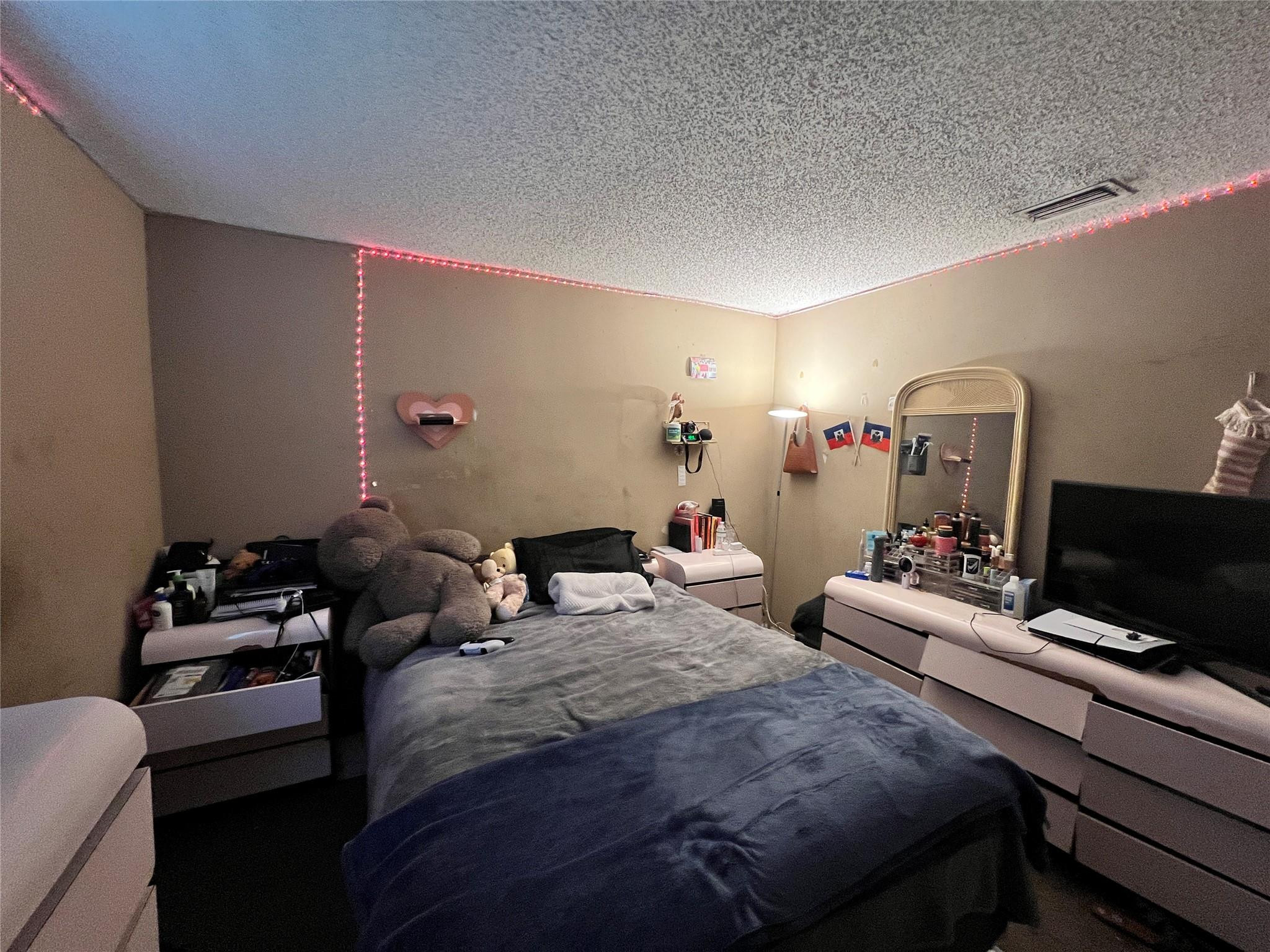 1464 Waterway Cove Dr