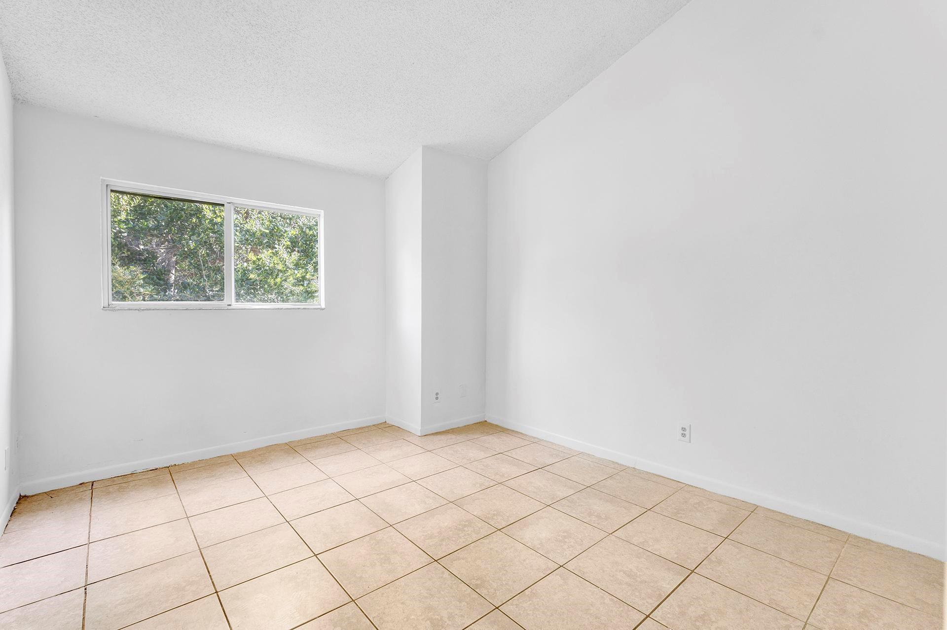 3449 NW 44th St 205