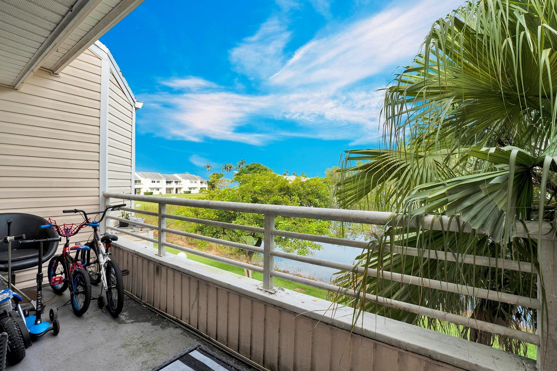 3413 NW 44th St 205