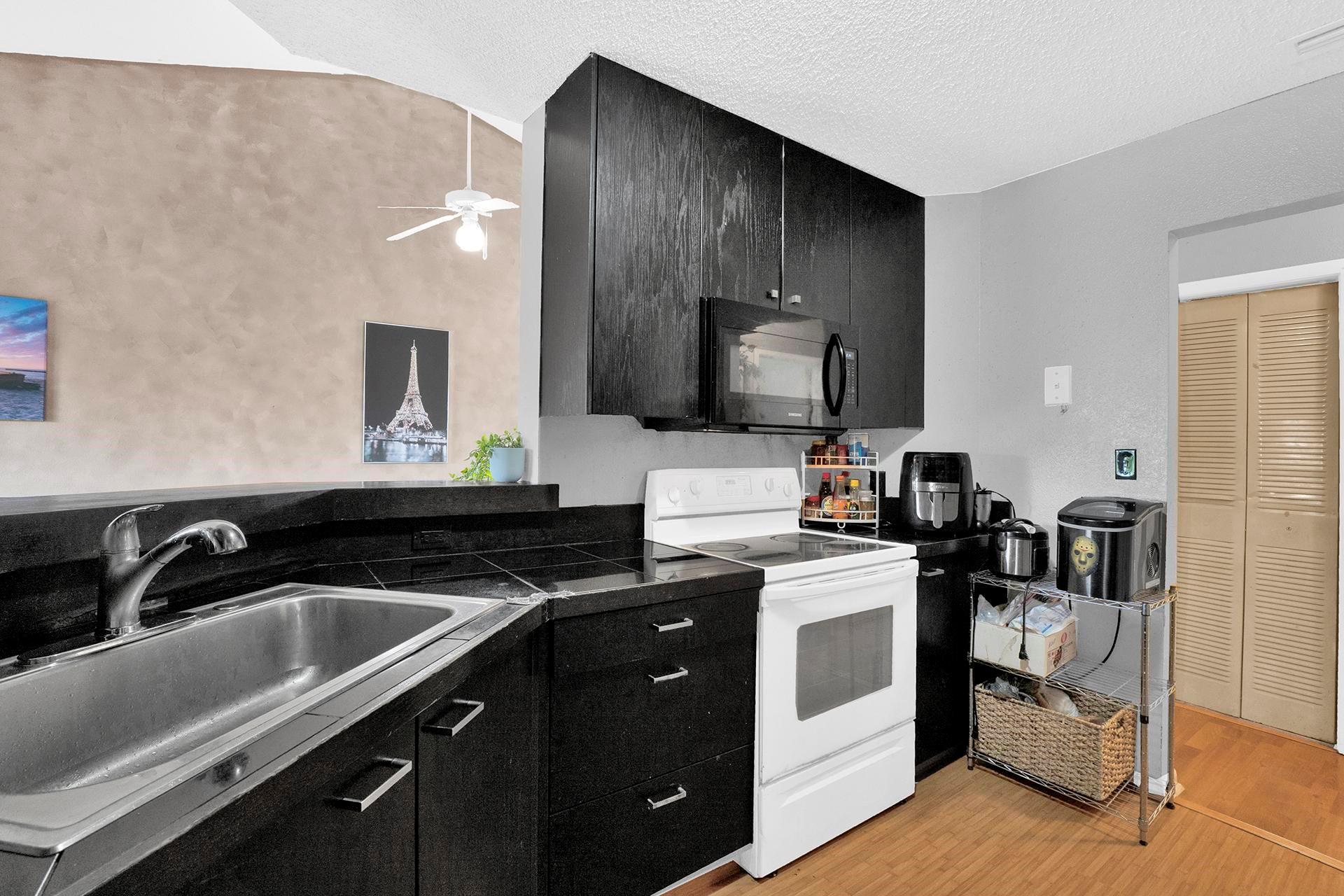 3413 NW 44th St 205