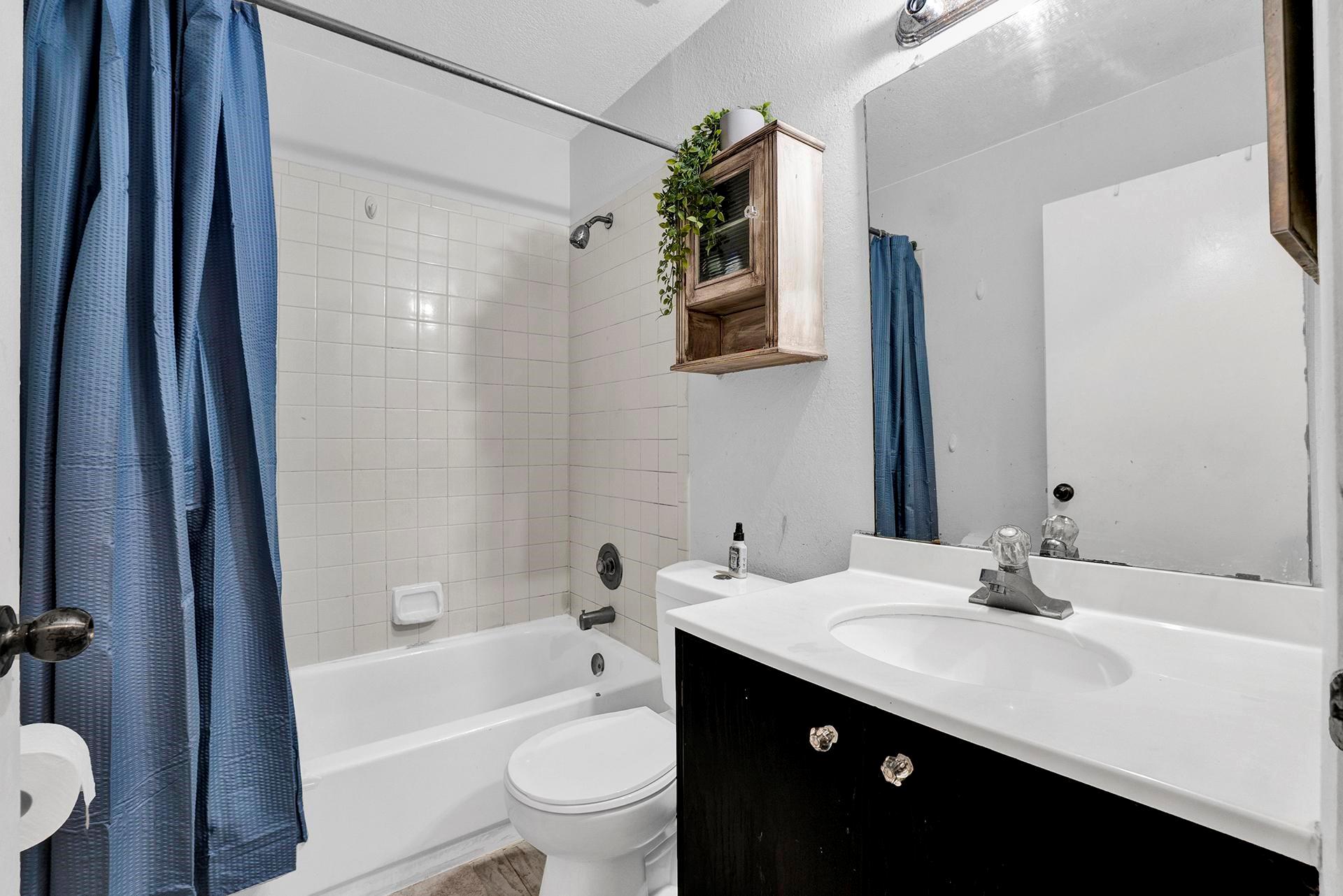 3413 NW 44th St 205