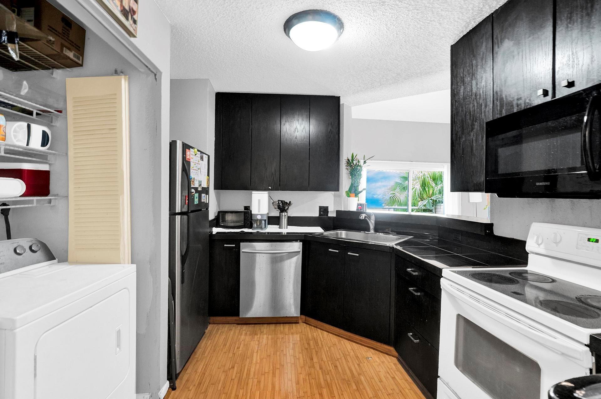 3413 NW 44th St 205