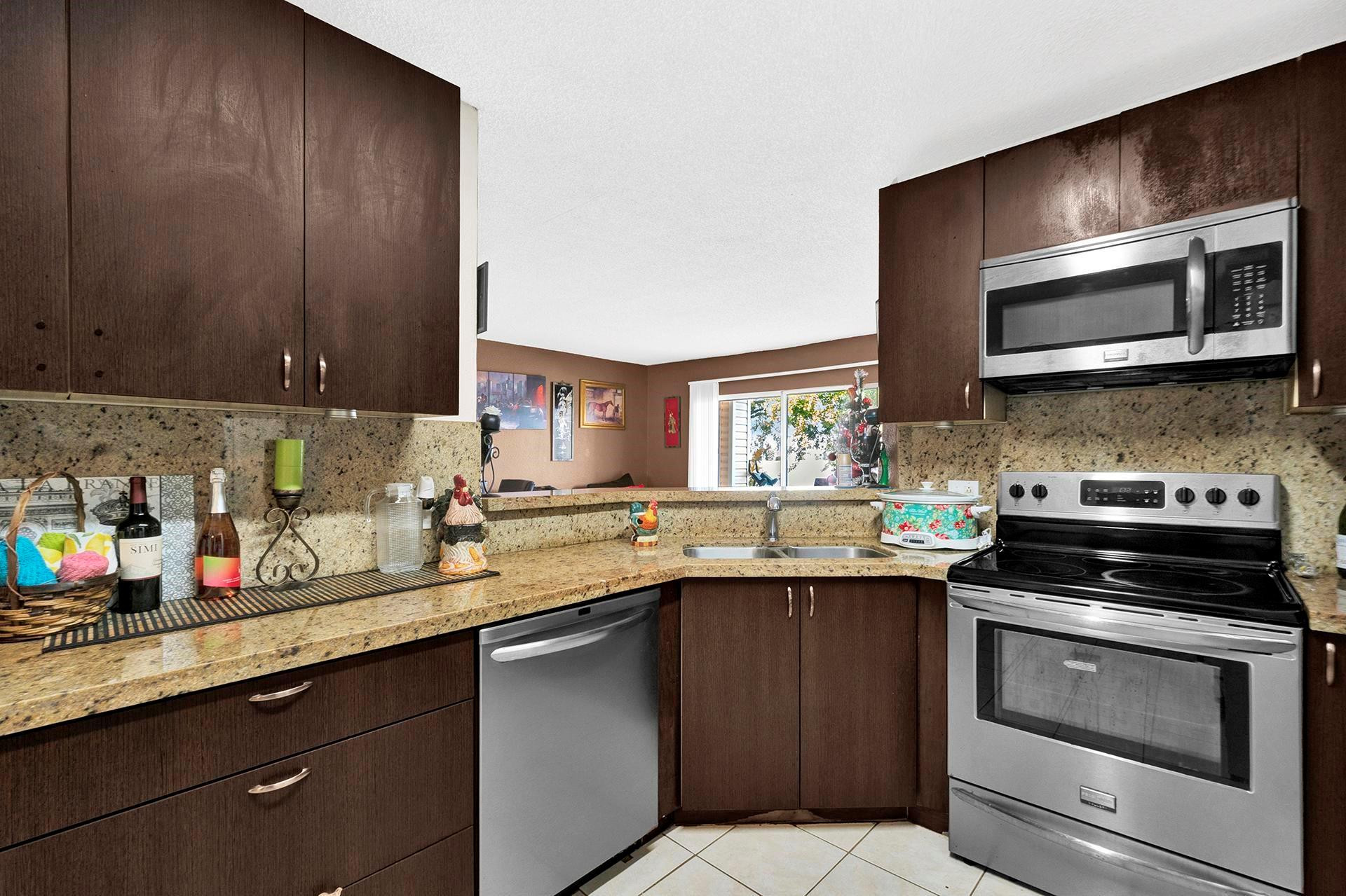 3413 NW 44th St 108