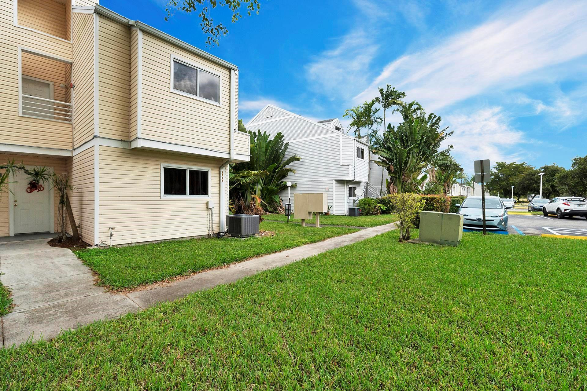 3413 NW 44th St 108