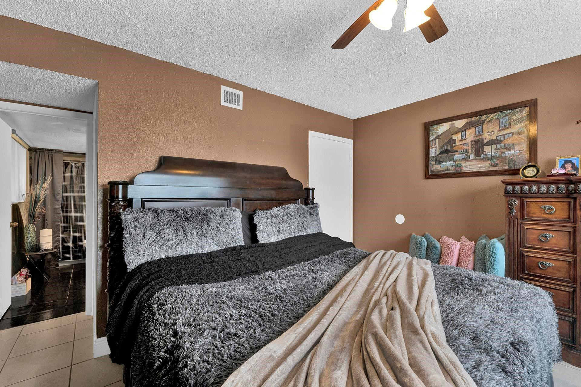 3413 NW 44th St 108