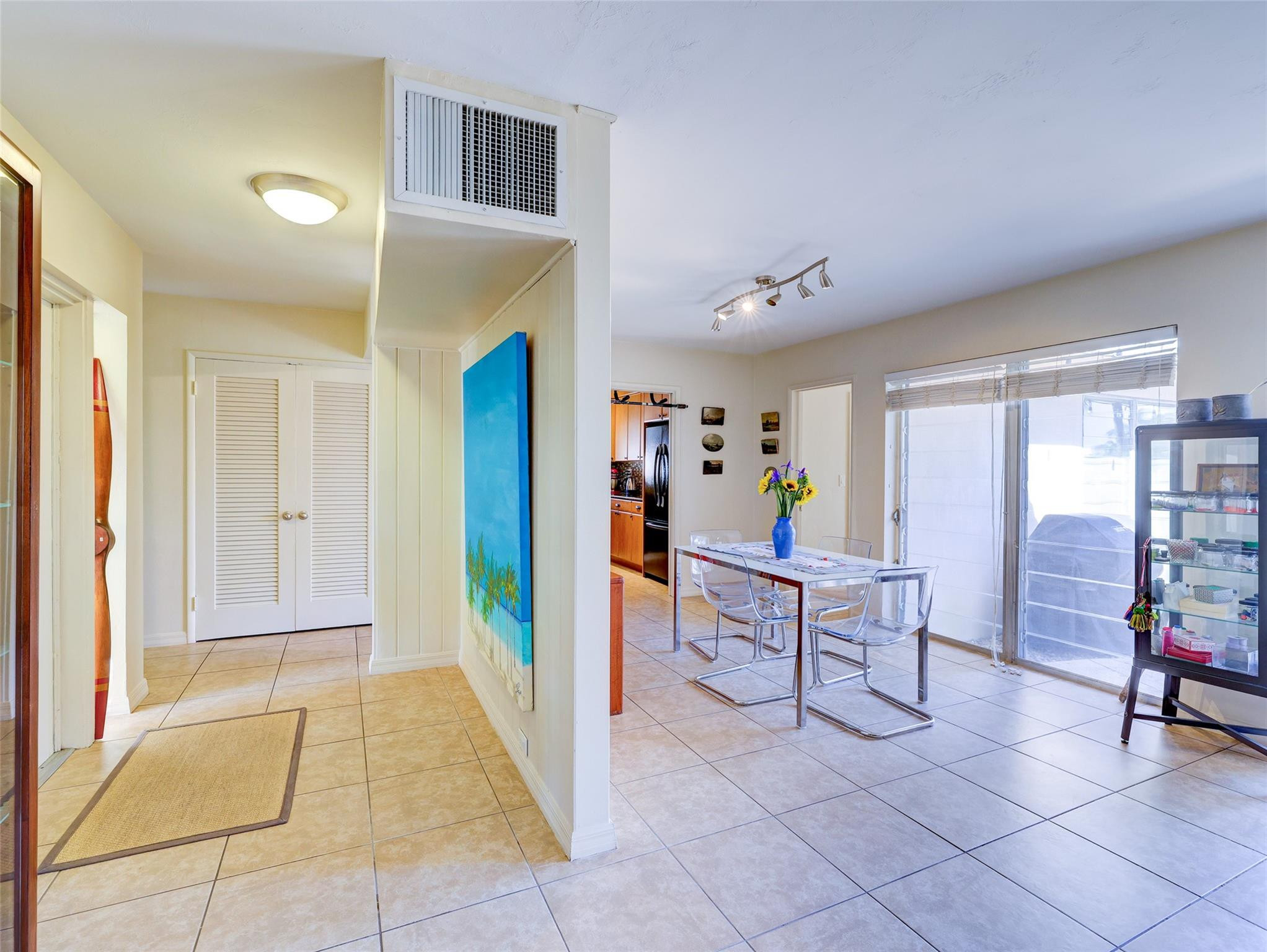 1616 Poinsettia Dr